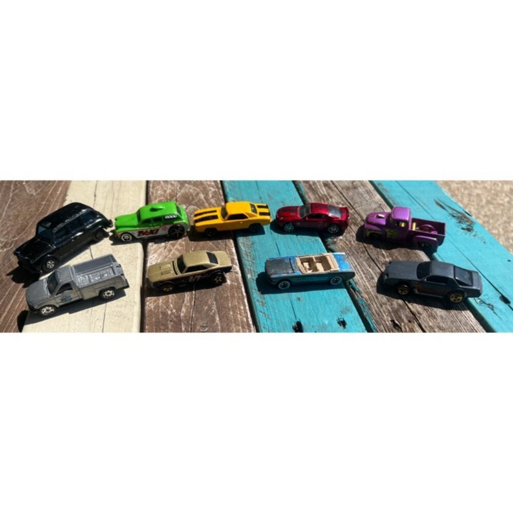 Bundle Of 9  Hotwheels Cars Hot Wheels  includes two vintage 80's cars